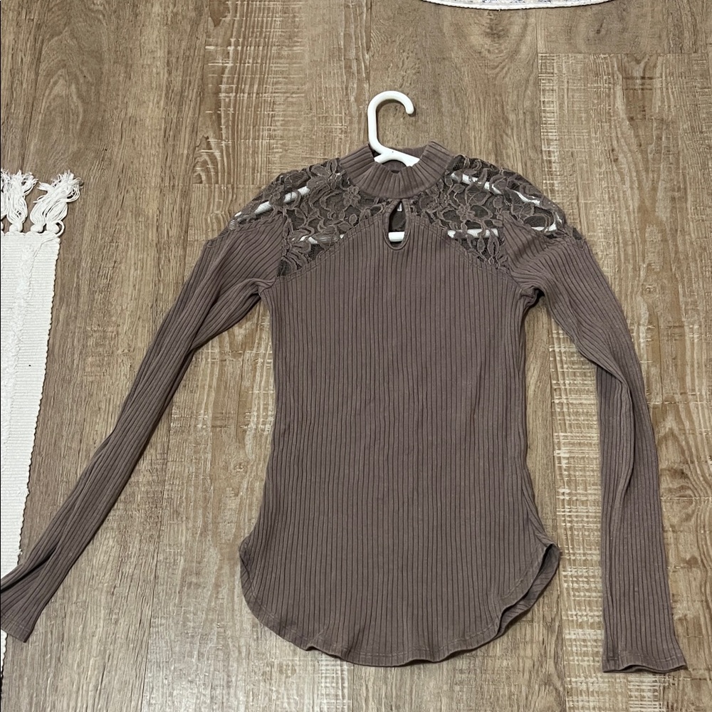 Free People Taupe Ribbed Long-Sleeve Top with Lace Yoke size S